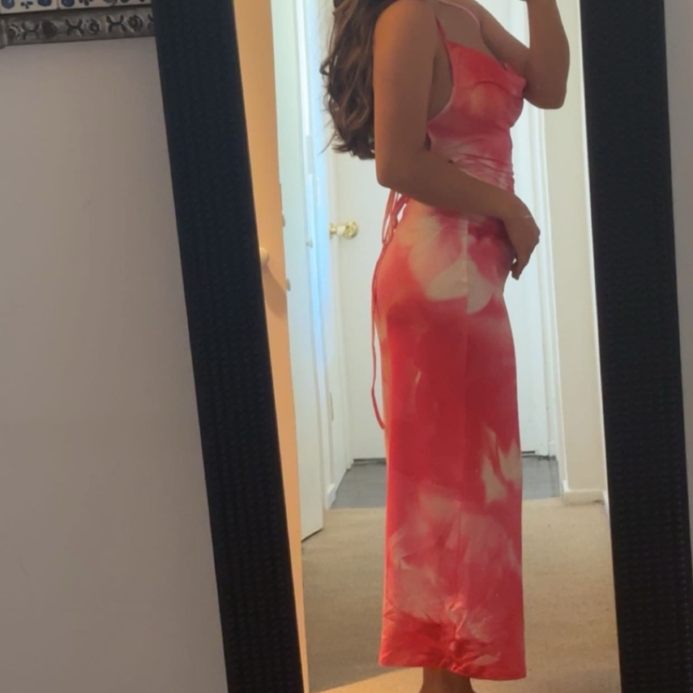 Elegant Pink Tie-Dye Maxi Dress